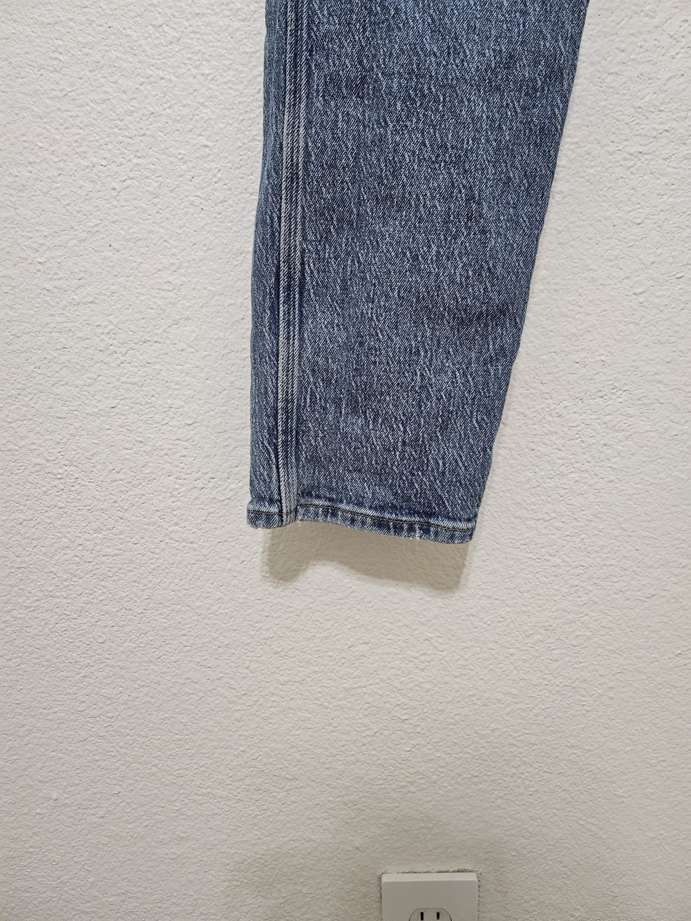 Madewell High-Rise Straight-Leg Jeans in Faded Blue - Picture 4 of 7